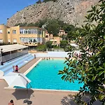 بيت للعطل Ashur