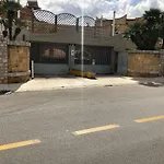 بيت للعطل Ashur